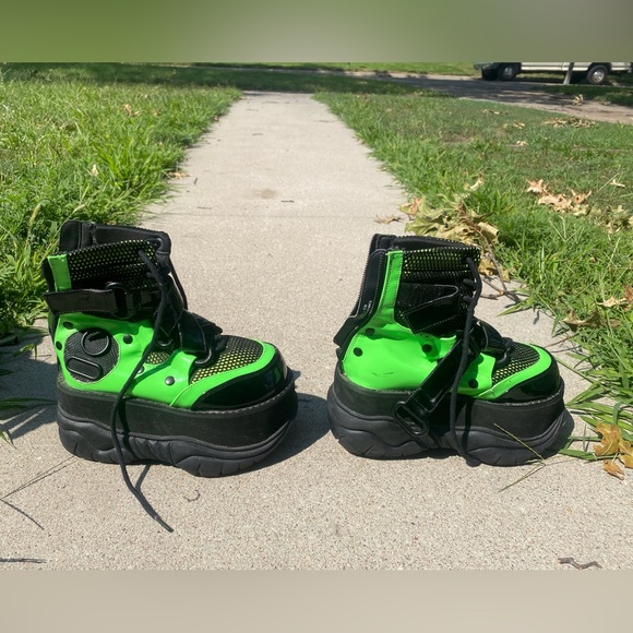 Green Demonia Platform Boot Shoes - Picture 4 of 6